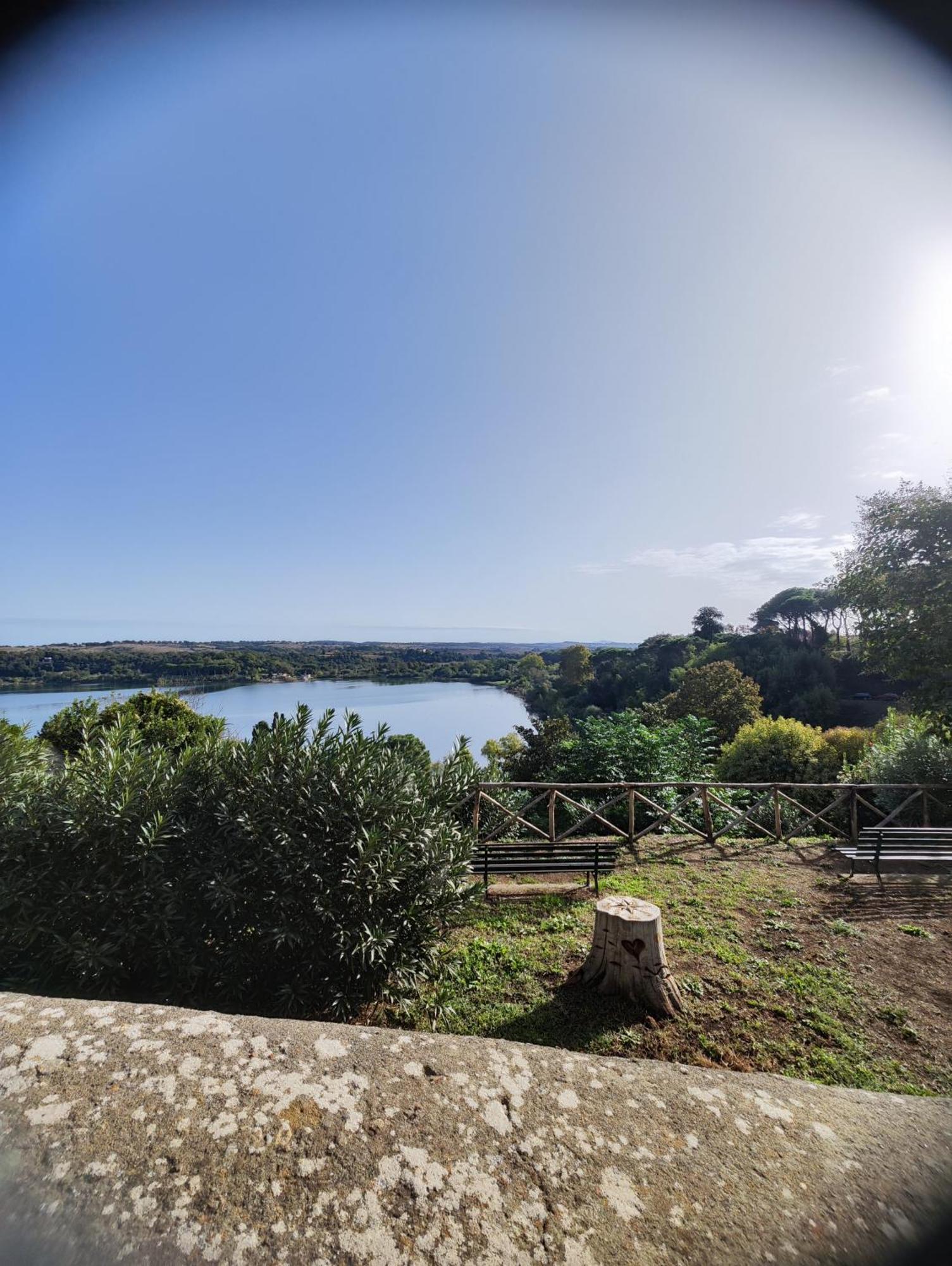 Chalet Romantico Sul Lago Lejlighed Anguillara Sabazia Eksteriør billede