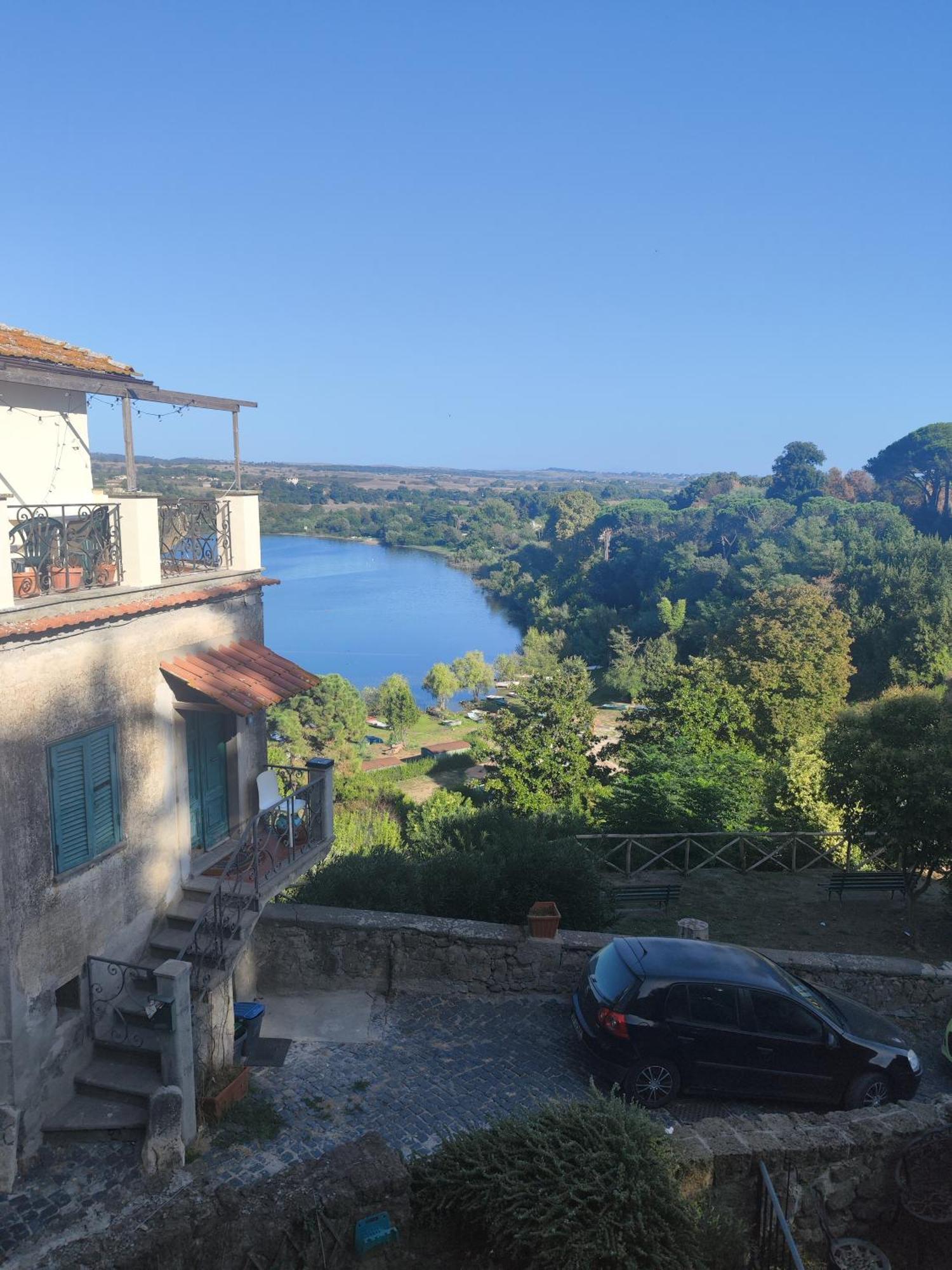 Chalet Romantico Sul Lago Lejlighed Anguillara Sabazia Eksteriør billede